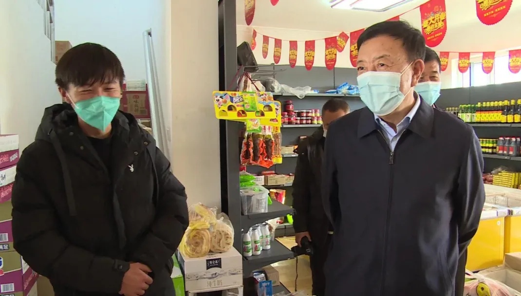 俞成辉赴兰州新区看望慰问舟曲地质灾害避险搬迁群众