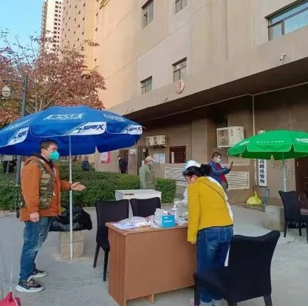 【请党放心 防“疫”有我】草场街街道草场街社区——永葆本色 戎暖社区