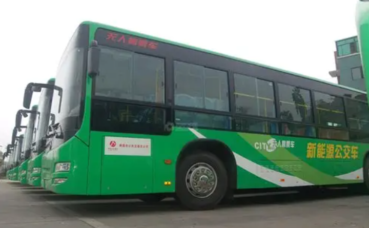 16日起保定市内常规公交线路 执行非空调期票价