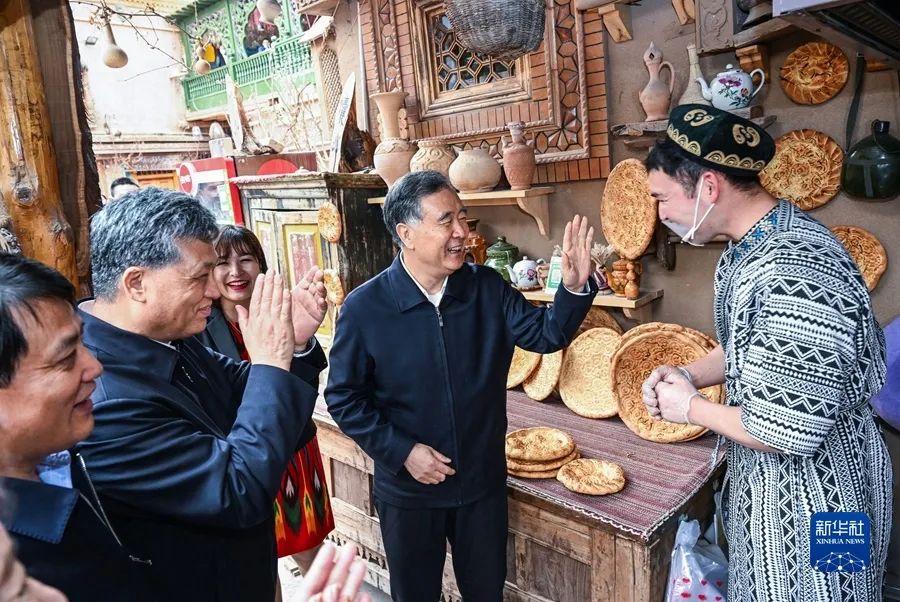 汪洋：全面贯彻新时代党的治疆方略 齐心协力开创新疆美好未来