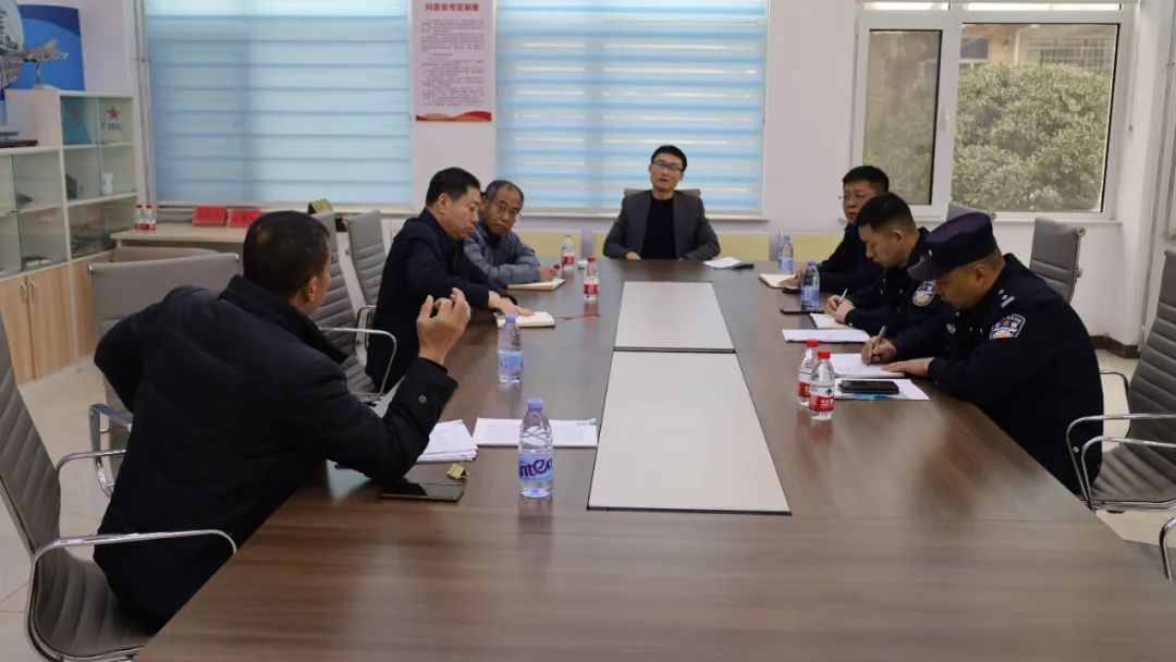 青岛西海岸滨海街道践行“一线工作日”架好“干群连心桥”