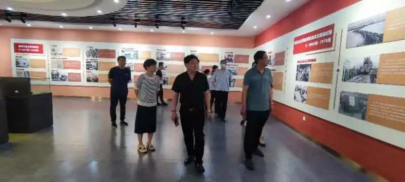 青岛市税务局一行到青岛西海岸新区大村镇走访困难学生