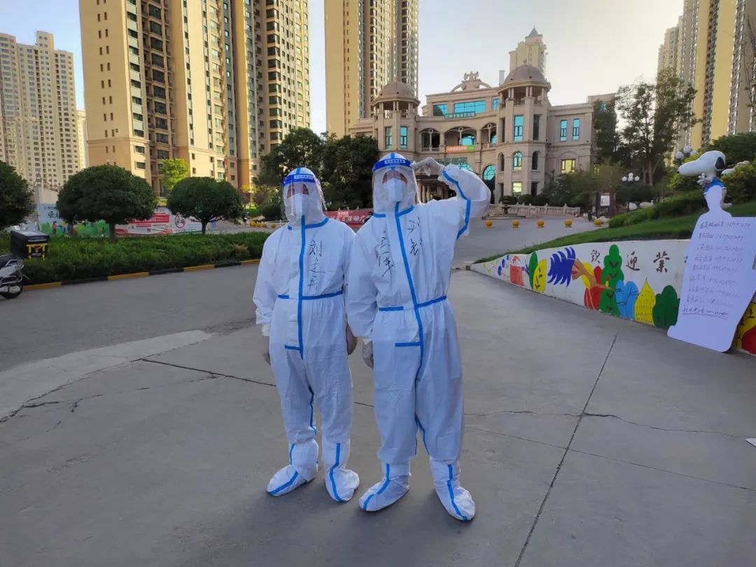 【清廉 青年·去现场服务】“兰州蓝”和“空军蓝”在疫线交相辉映