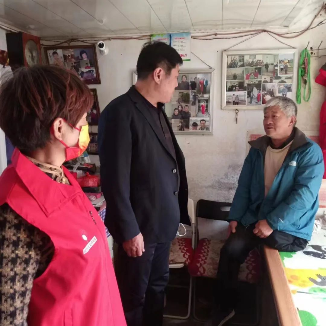 青岛市黄岛区张家楼街道人大工作委员会开展冬季取暖大走访活动