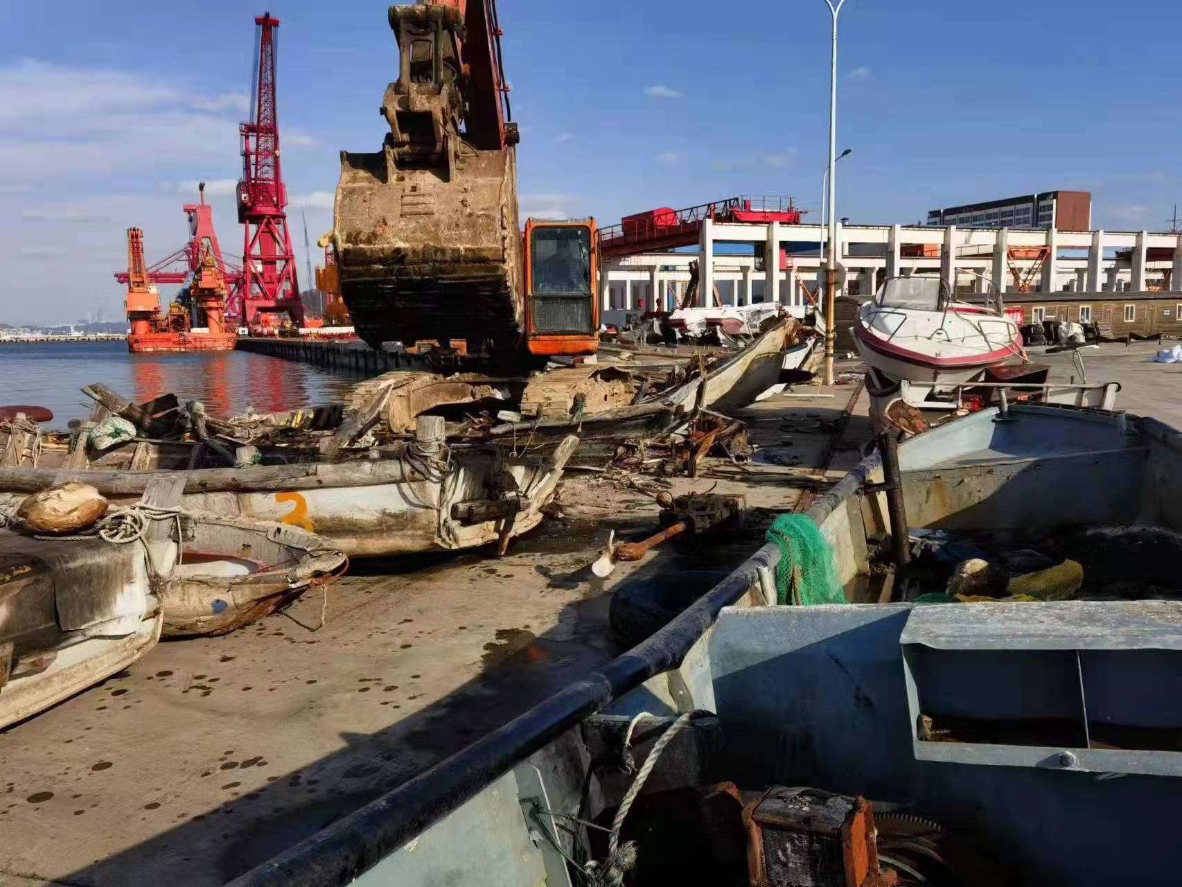 依法拆解销毁处置涉渔“三无”船舶