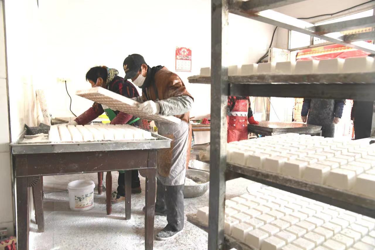 江苏盐城射阳临海镇：人间烟火气 最是年味浓