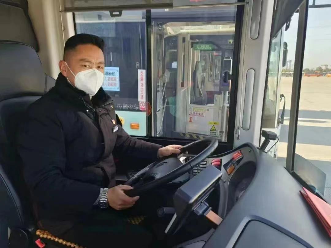 蔡凤明：奉献在路上 春节“不打烊”