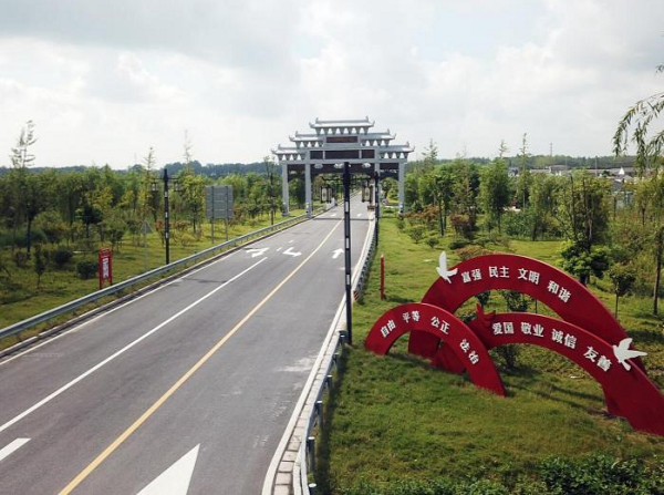 盐城盐都：建“四好农村路” 走乡村振兴康庄大道