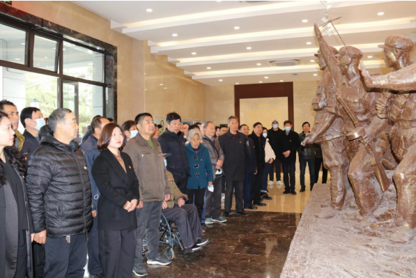 江苏盐城亭湖区新丰社区举行祭奠革命先烈活动