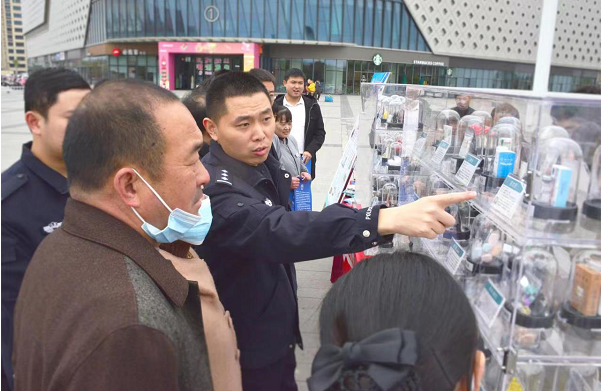 江苏盐城建湖县公安局：创建文明城市 禁毒携手同行