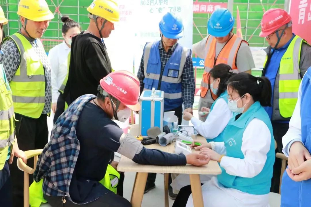 青岛西海岸新区第五人民医院家庭医生签约进企业