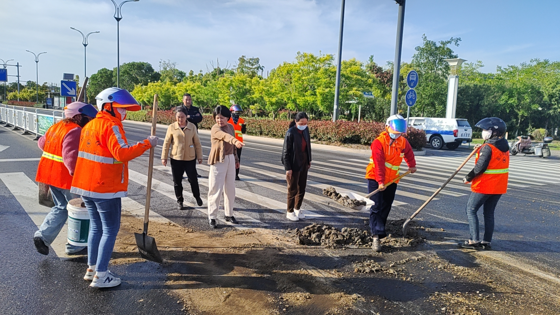 江苏盐城经开区以精细化“劳动”保障路面清洁顺畅