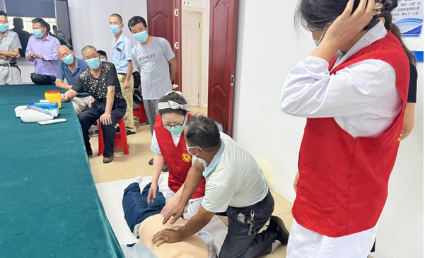 江苏盐城射阳经开区：义诊活动进村居 便民服务暖人心