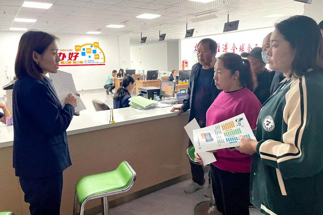 青岛西海岸张家楼街道开展“为企业办实事，为群众解难题”政府开放日活动