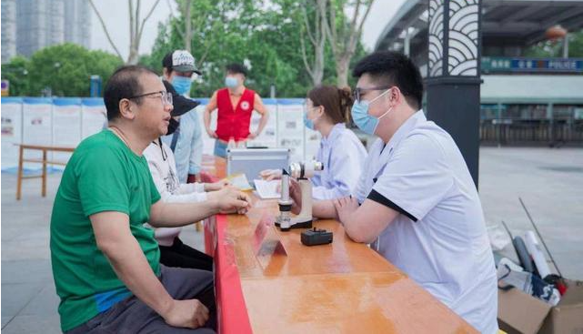 江苏盐城市民政局开展社会救助政策宣传活动 增强群众幸福感