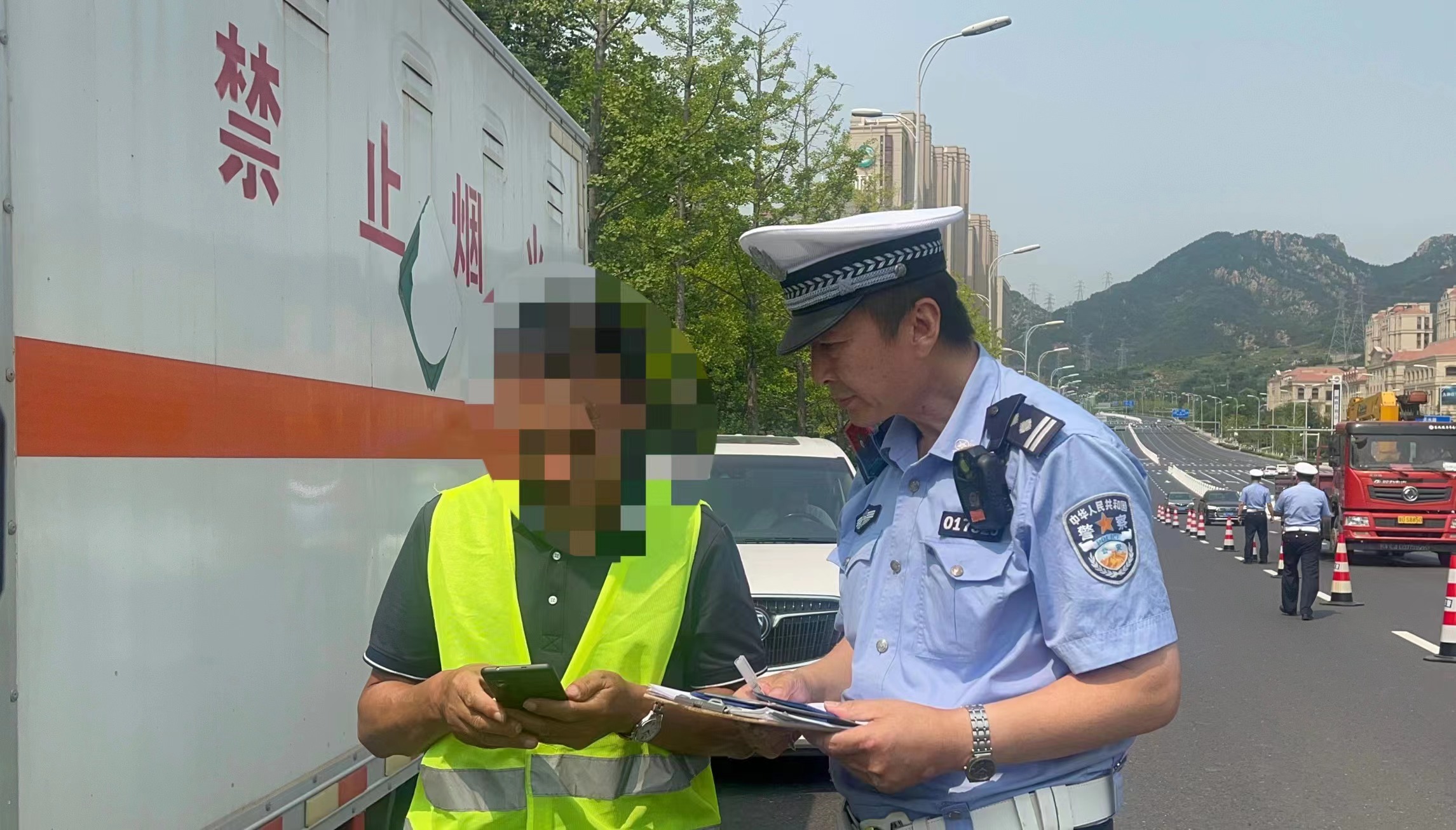 青岛市李沧交警开展事故处置演练    加强部门配合提升处置效率