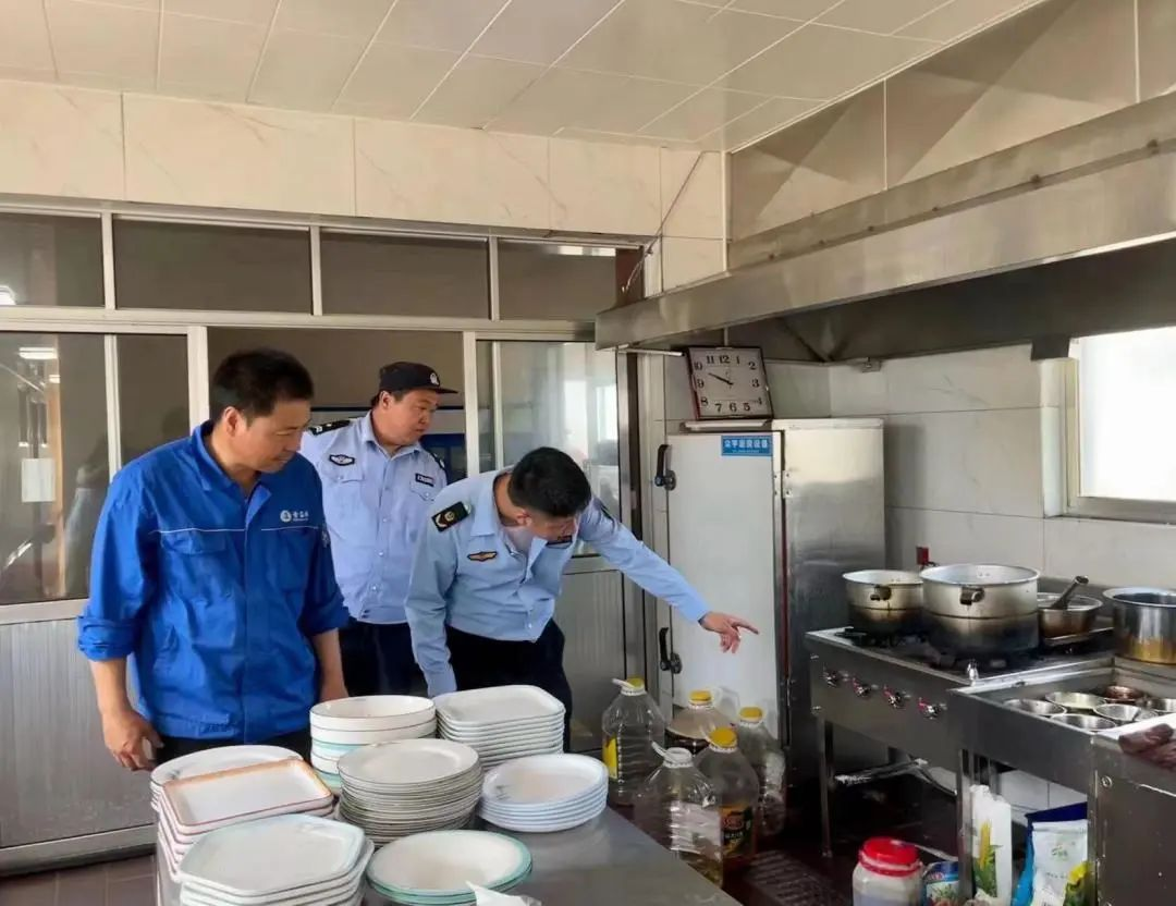 青岛市黄岛区大村镇优化营商环境持续监督商铺规范经营