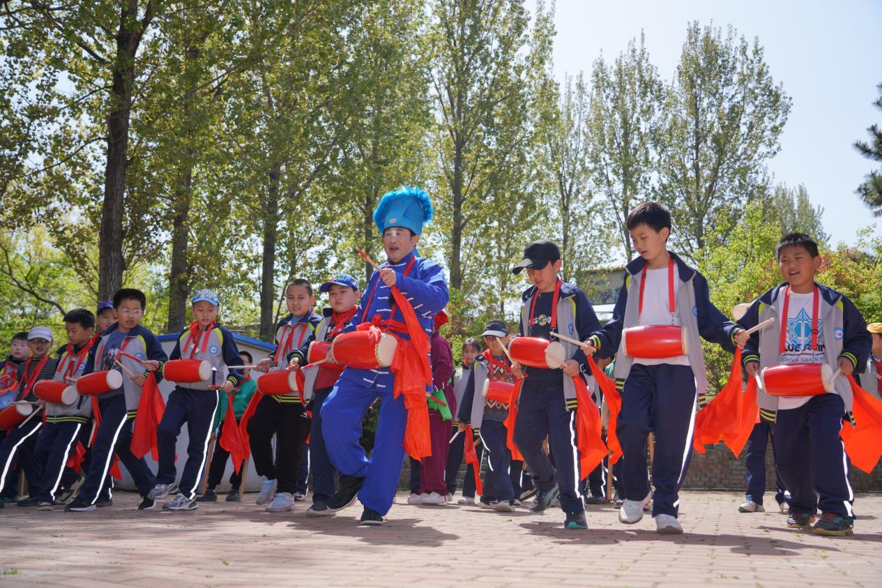 青岛西海岸新区省级非遗项目宝山地秧歌成活跃群众文化活动“香饽饽”