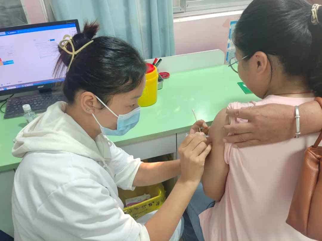 青岛市黄岛区胶河卫生院完成七年级女生二价HPV疫苗免费接种工作