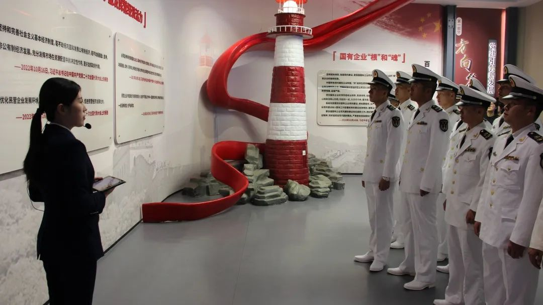 青岛西海岸新区辛安街道与海军可可西里湖舰深化军地共建交流