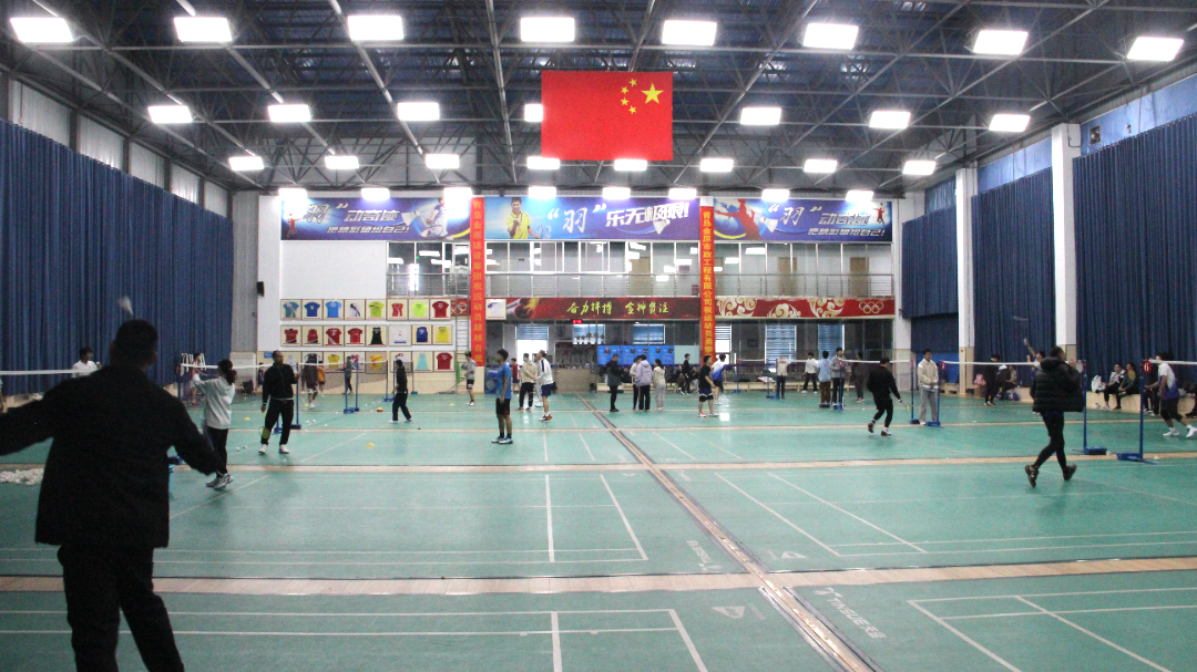 青岛西海岸滨海街道“党建引领聚活力，‘羽’你同行赛风采”主题运动会