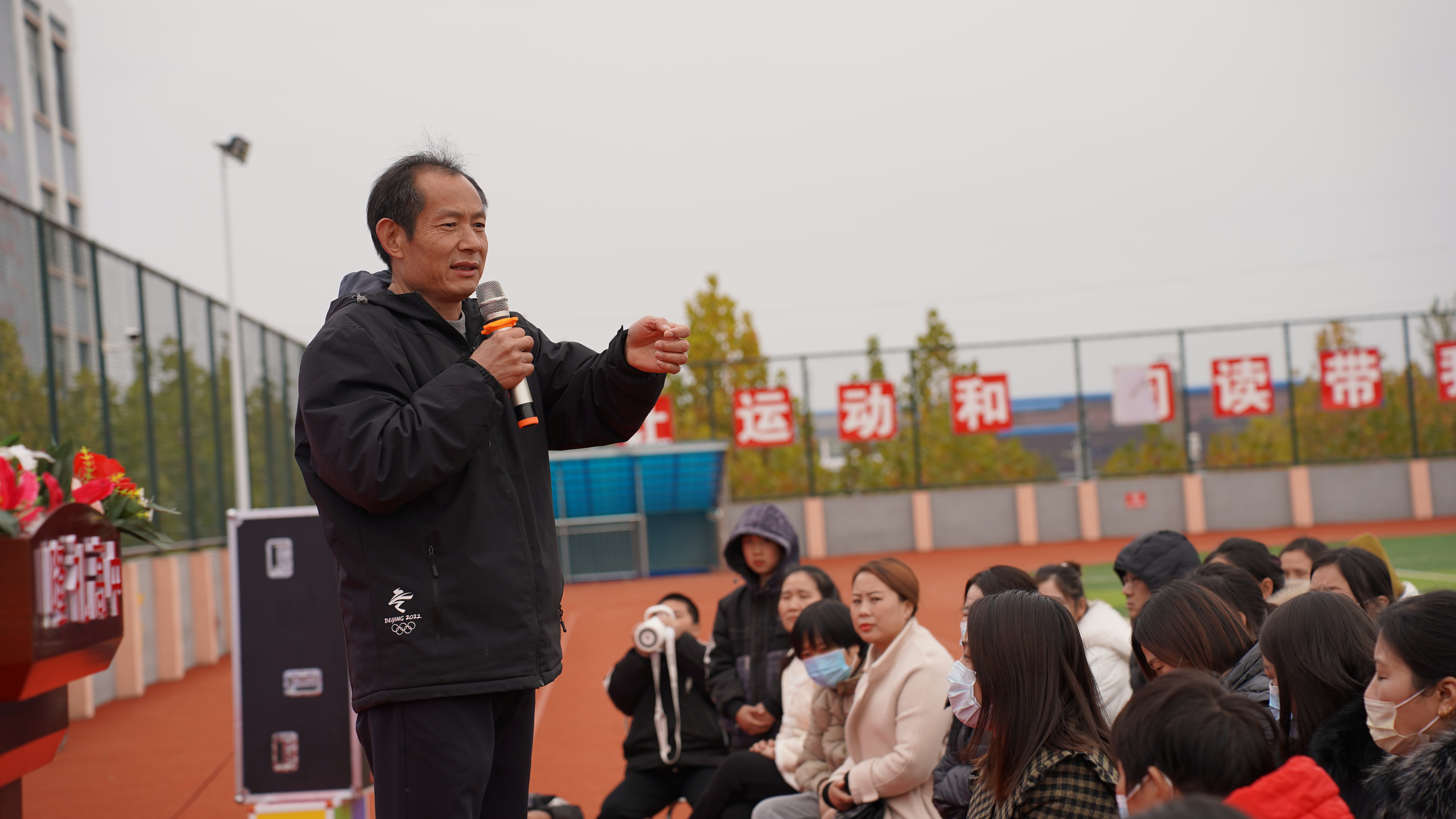 正心·正言·正行，凝心·聚力·笃行  隆礼高中成功举办秋季家长会