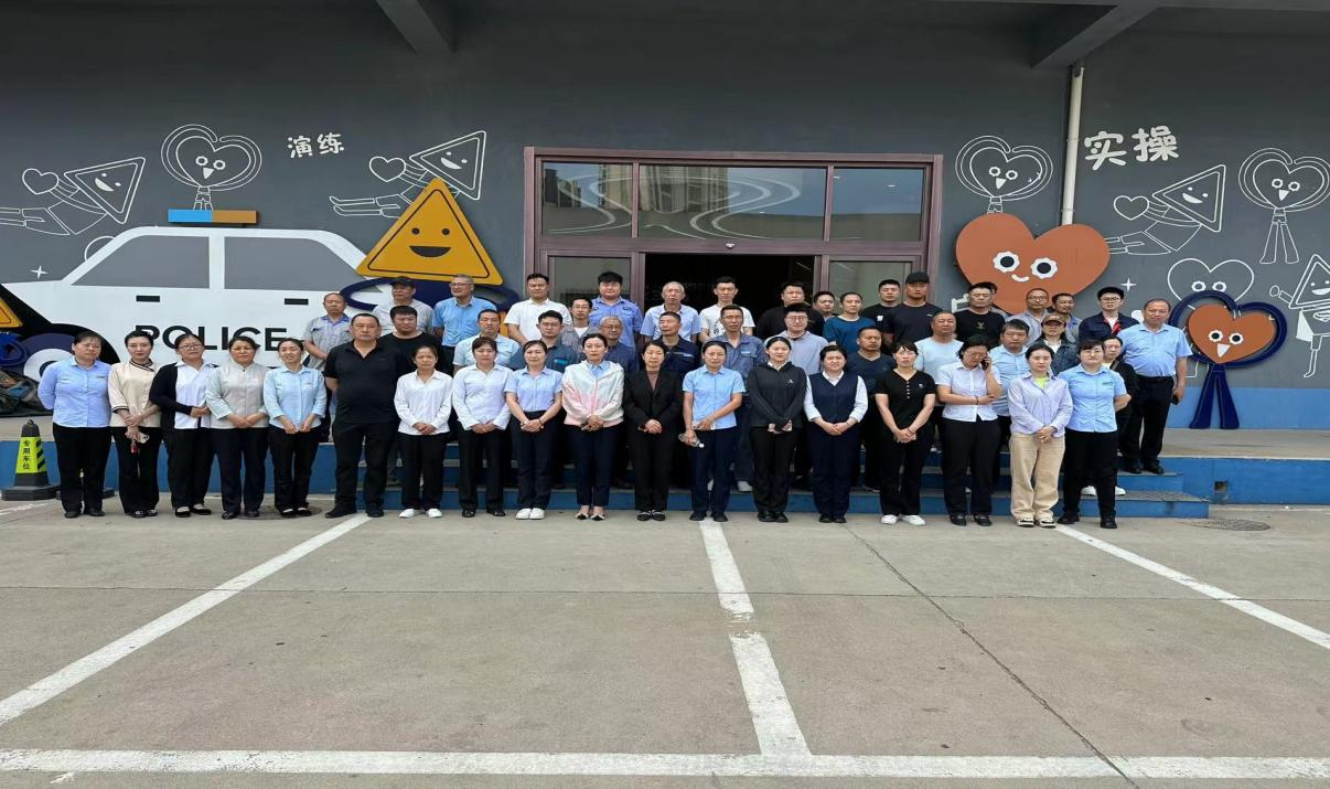 青西新区东部行政管理服务中心开展安全应急体验教育活动