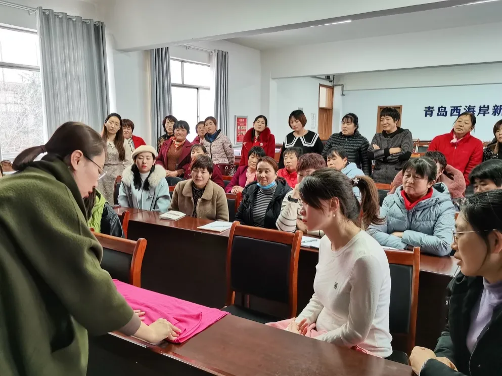 青岛西海岸新区铁山街道将生活垃圾分类融入美丽庭院创建活动