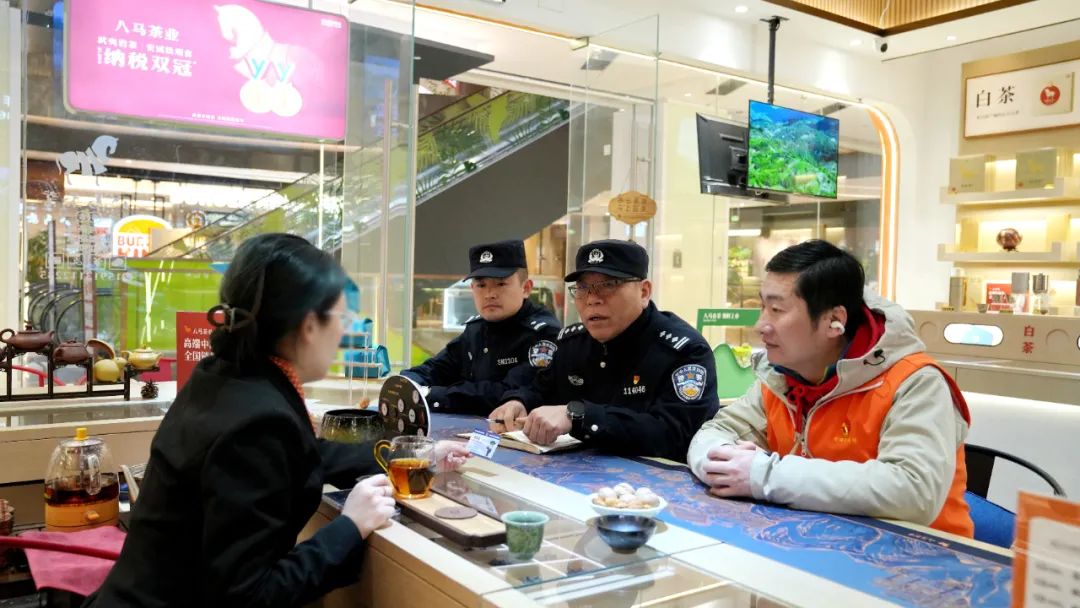 “警格”+“网格” 居民安全感“满格”