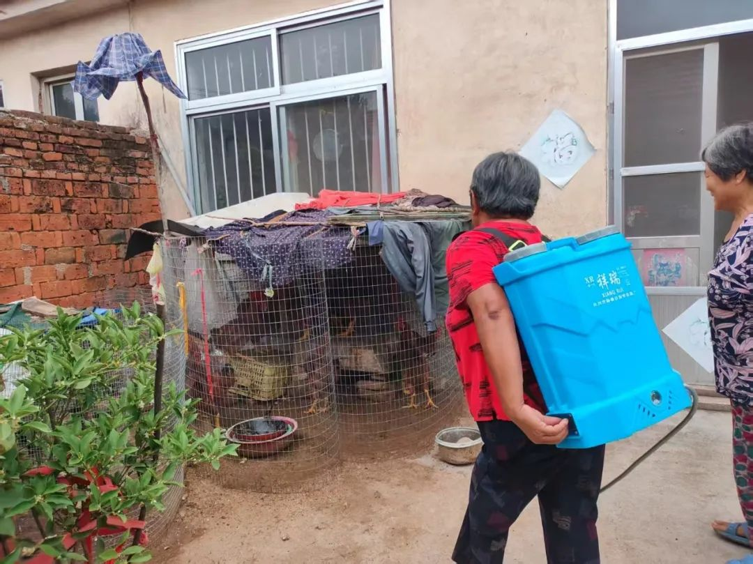 青岛西海岸新区铁山街道全面开展“大清洗、大消毒”行动