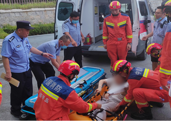 崂山公安与多部门联动，成功救助一名景区遇险游客