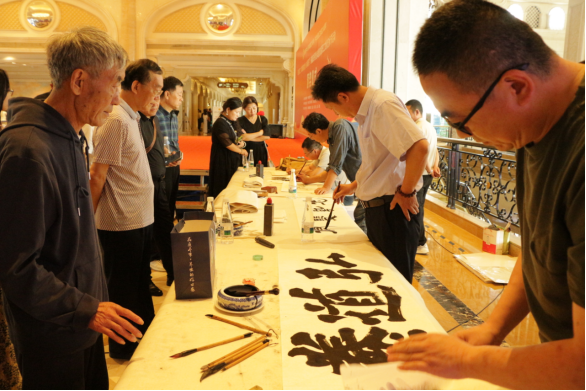 青岛市即墨区职工“发现即墨之美·向海而兴”迎国庆系列活动暨首届职工艺术节举行