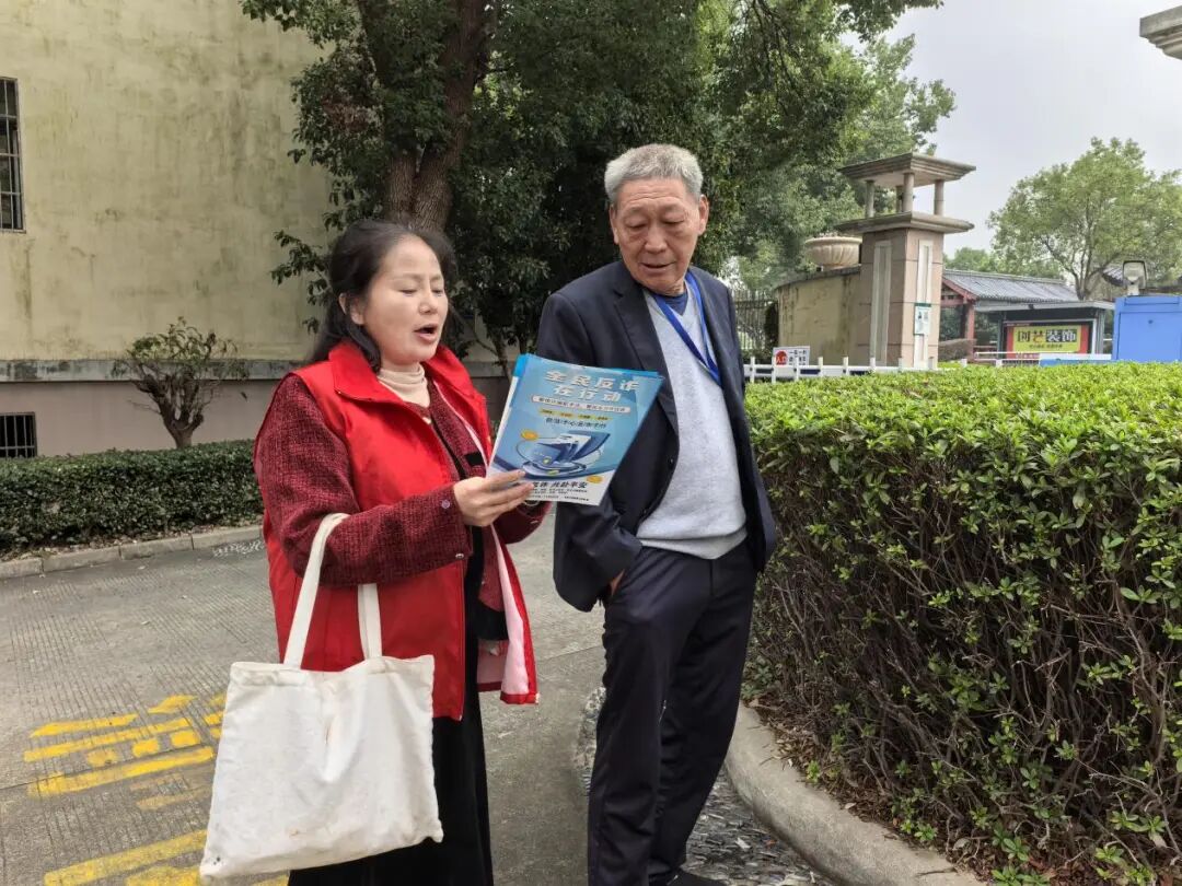 江西奉新：防范诈骗宣传深入社区