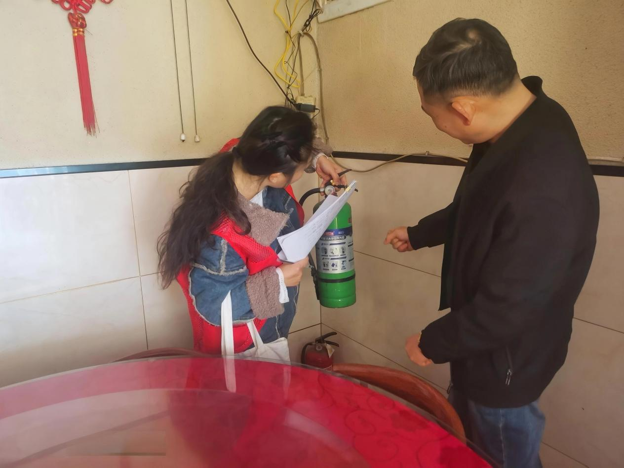 江西奉新：“九小场所”安全隐患专项摸排