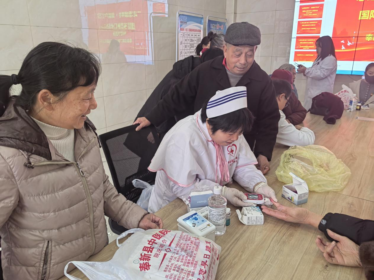 江西奉新：志愿暖寒冬 健康护万家