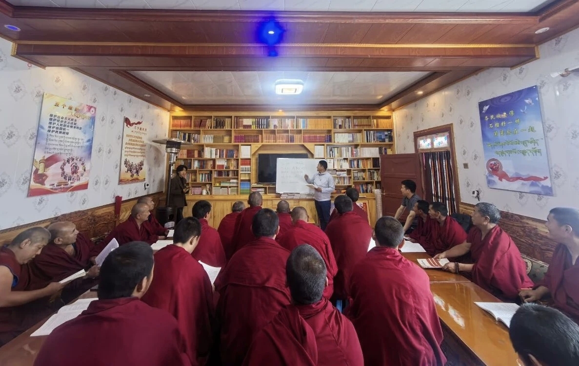 甘肃玛曲曼日玛镇：“石榴籽·同心圆”党建品牌推动民族宗教工作高质量发展