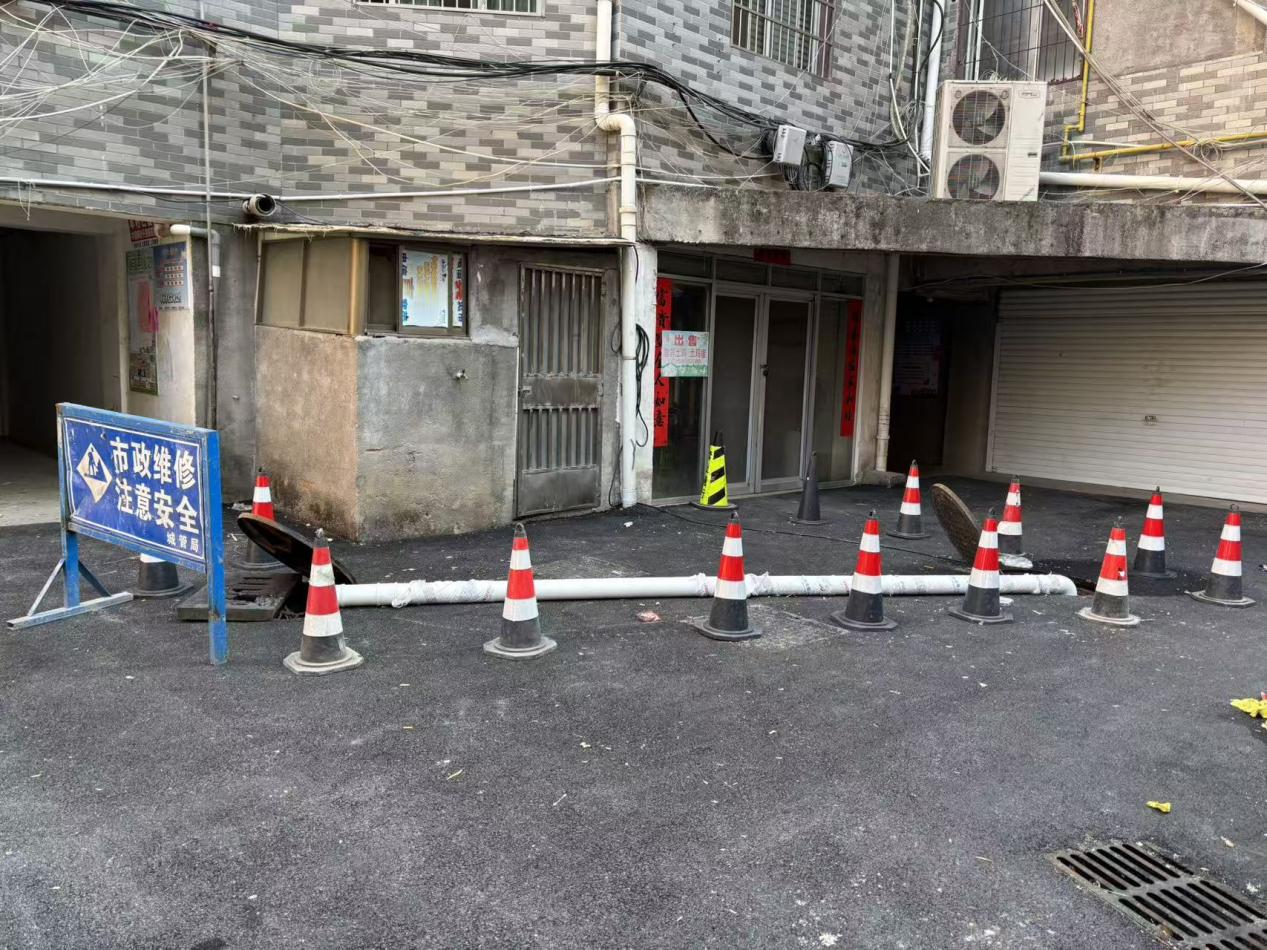 江西奉新：网格员快速解决水道堵塞难题