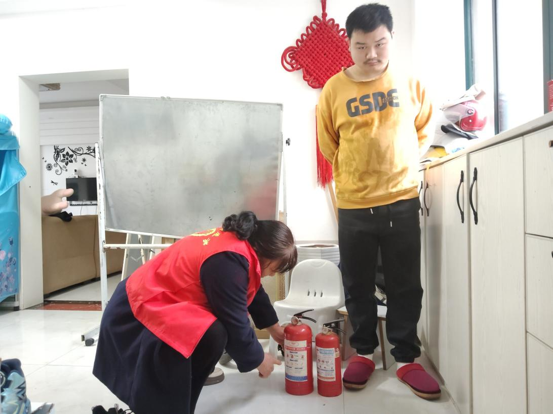 江西奉新：网格巡查守安全