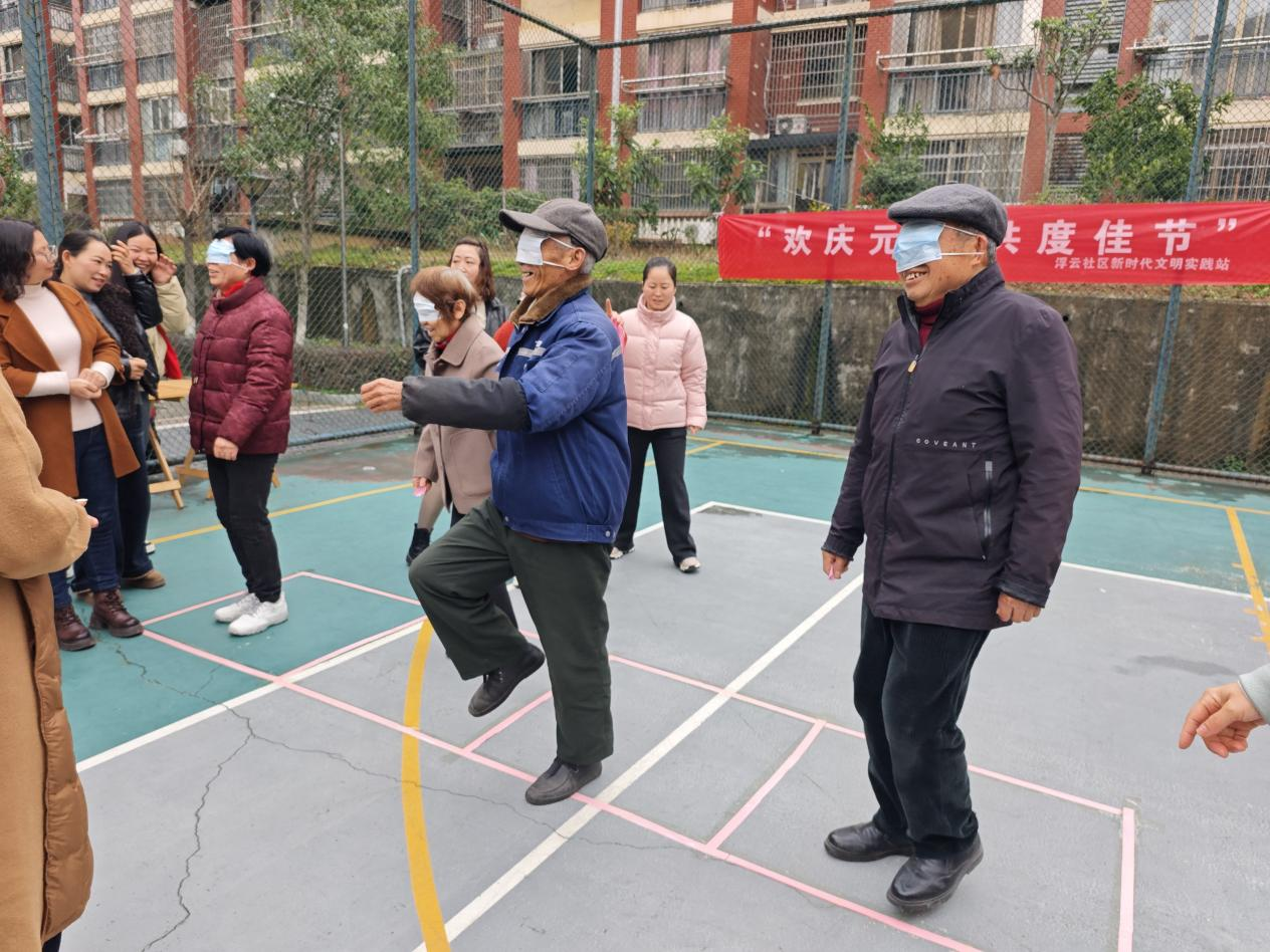 江西奉新：邻里同欢闹元宵