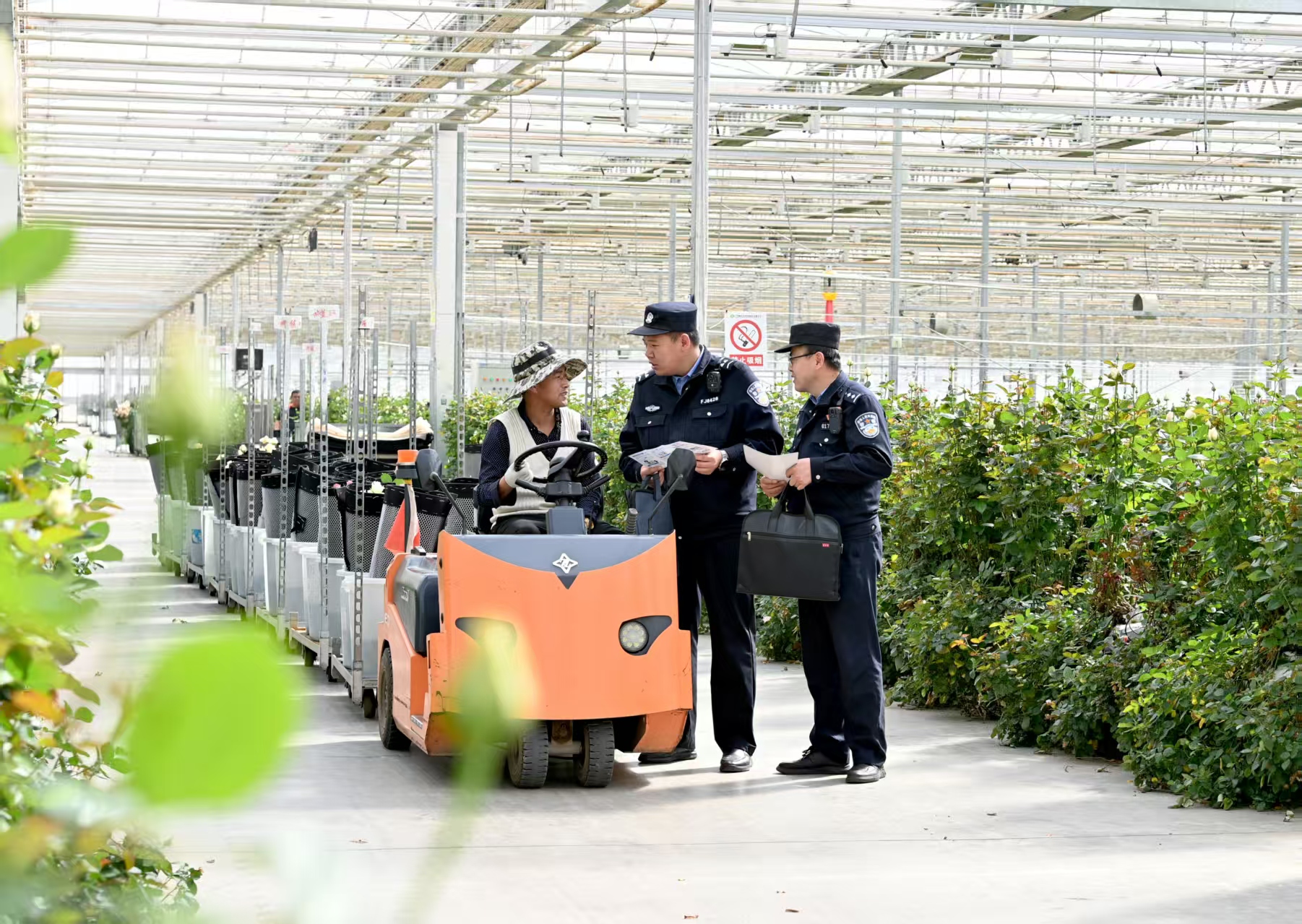 兰州新区：党建引领基层治理383平方公里的藏蓝守护