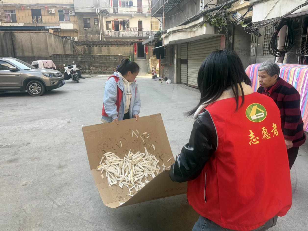 江西奉新：让邻里情在点滴中升温