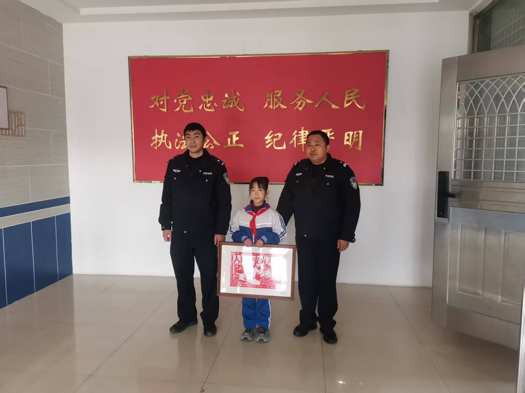 春日“警”色暖民心  真情服务赢满意