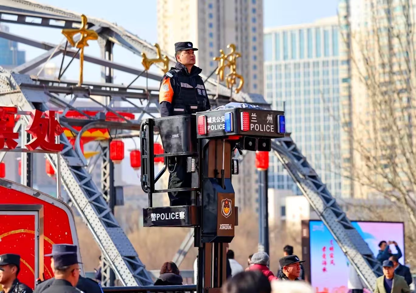 以春为令 实干攻坚，兰州公安推进“安澜·2026”春季行动全胜全捷